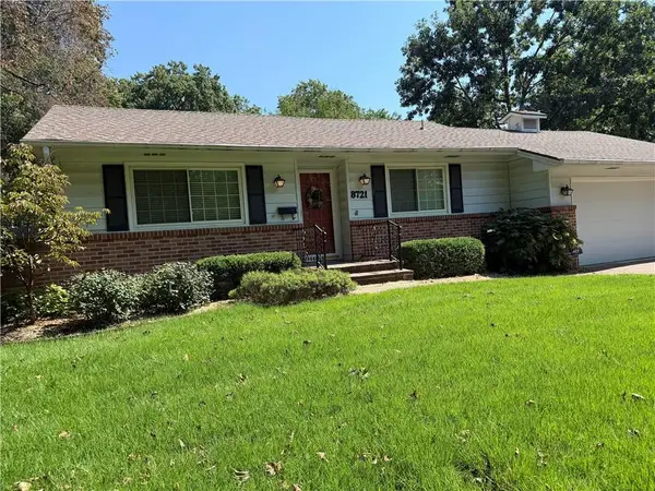 8721 Reeds Road, Overland Park, KS 66207