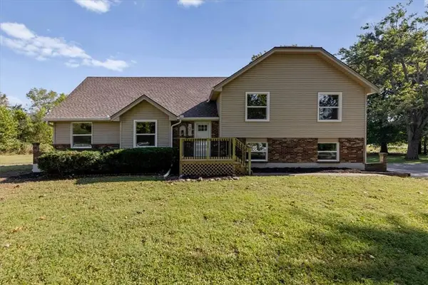 14806 E 200th Street, Peculiar, MO 64078