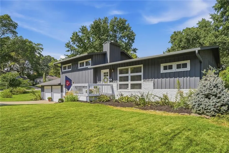5200 W 57th Street, Roeland Park, KS 66205 - #2