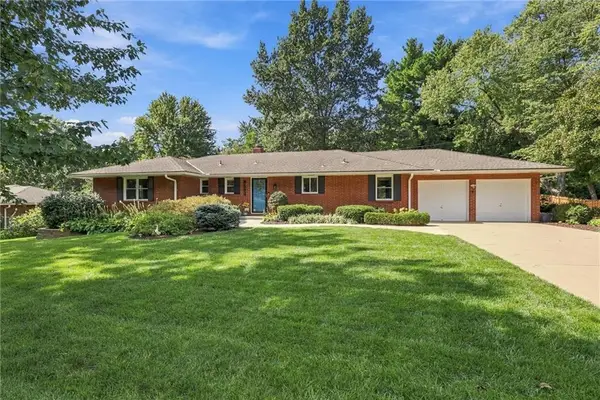 9500 Meadow Lane, Leawood, KS 66206