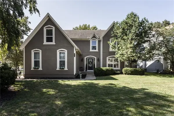 8901 W 125th Terrace, Overland Park, KS 66213