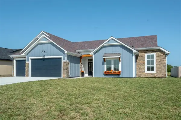 1018 Bluestem Circle, Baldwin City, KS 66006