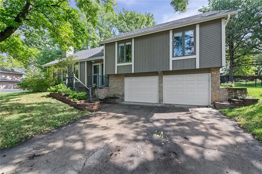 6015 Alden Street, Shawnee, KS 66216 - #2