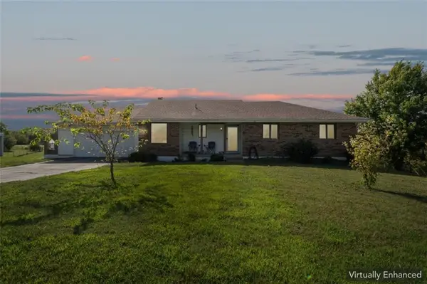 22324 S North Hedgewood Hills Road, Peculiar, MO 64078