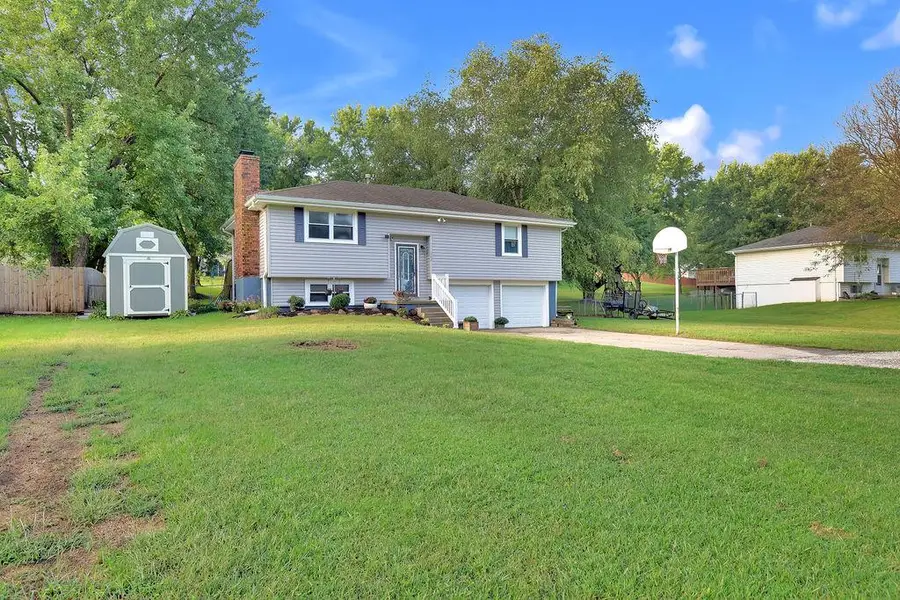 302 W Swenson Drive, Savannah, MO 64485 - #2