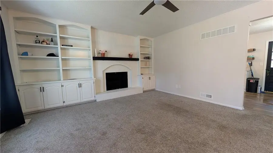 6116 N Broadway Street, Gladstone, MO 64118 - #3