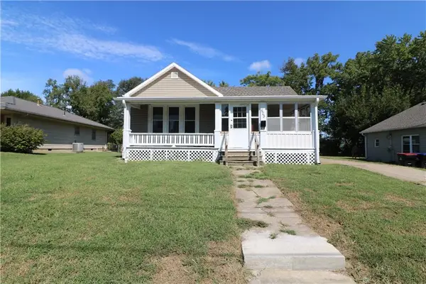 423 E Market Street, Warrensburg, MO 64093