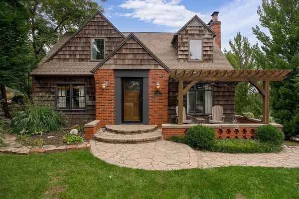 128 W Terrace Trail, Lake Quivira, KS 66217