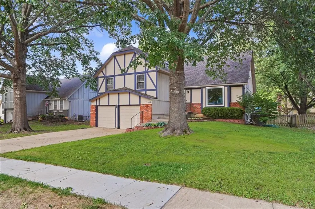 2100 E Sleepy Hollow Drive, Olathe, KS 66062 - #1