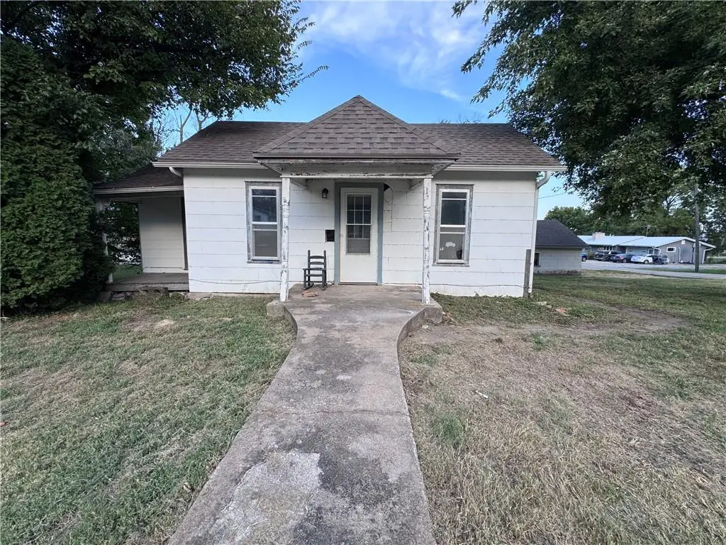202 N Osage Street, Nortonville, KS 66060 - #1