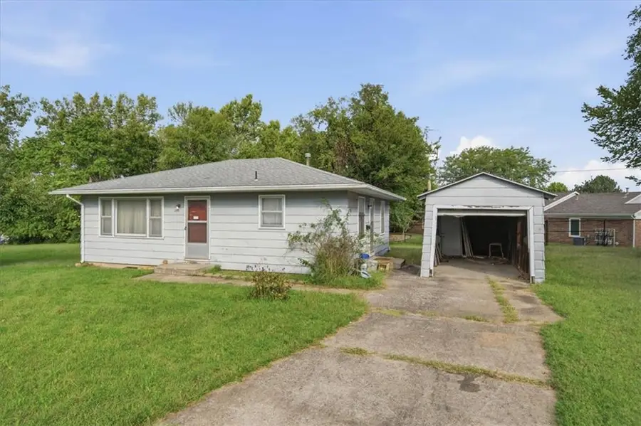 2115 SE Jefferson Street, Topeka, KS 66605 - #2