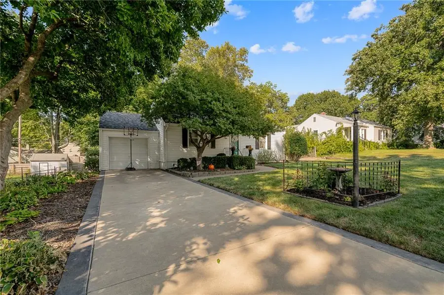 2308 NE 52nd Terrace, Kansas City, MO 64118 - #2