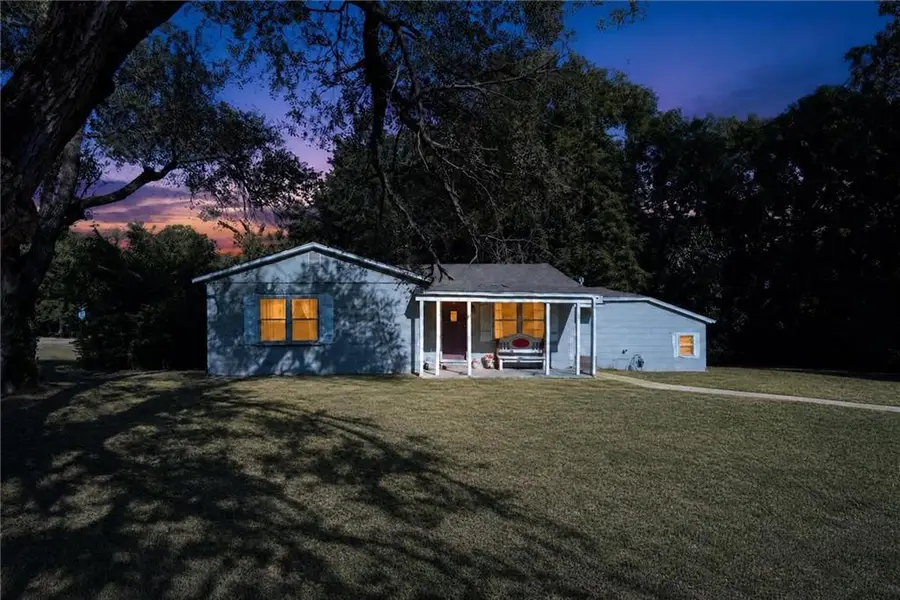 2412 N 10th Street, Independence, KS 67301 - #2
