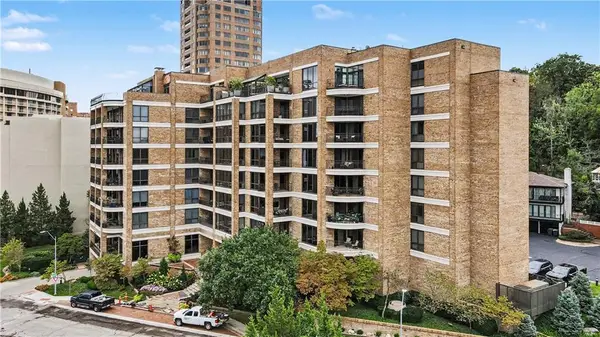 433 Ward Parkway #1 S, Kansas City, MO 64112