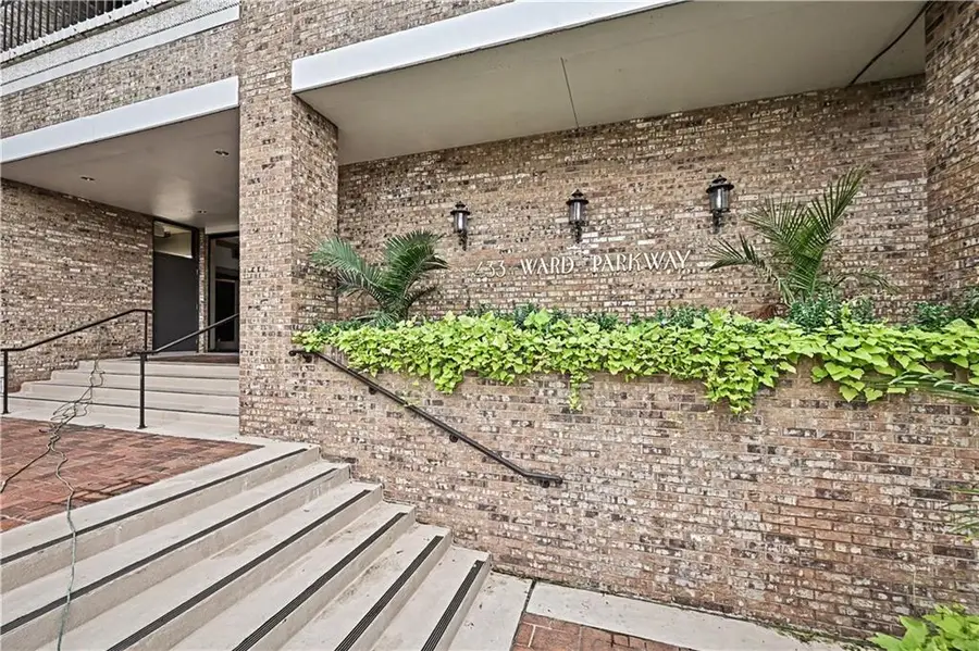 433 Ward Parkway #1 S, Kansas City, MO 64112 - #2