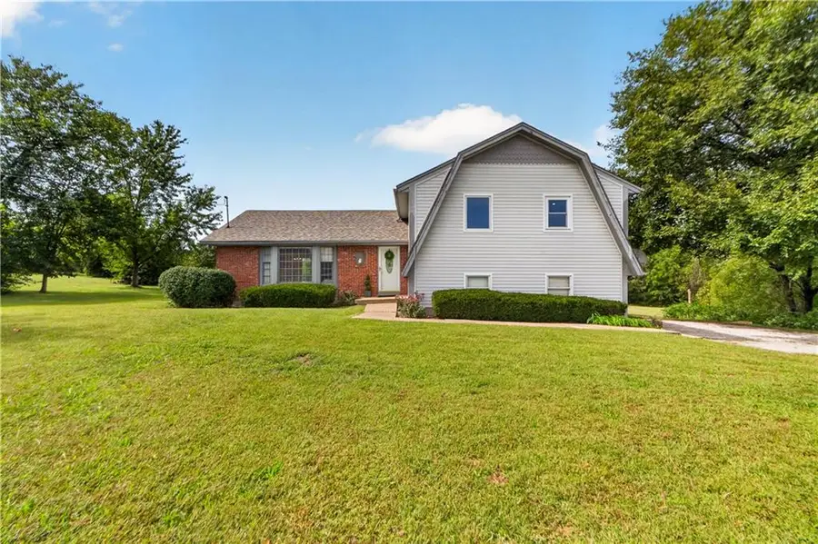 16600 Switzer Road, Overland Park, KS 66062 - #2