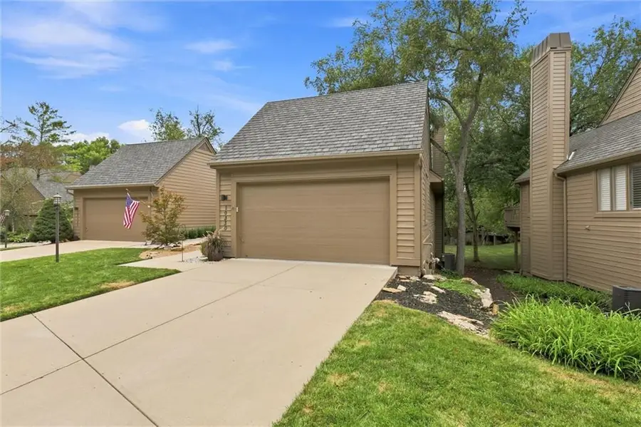 10330 S Clubside Court, Olathe, KS 66061 - #2
