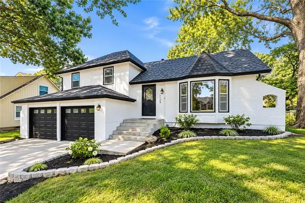 7106 Halsey Drive, Shawnee, KS 66216