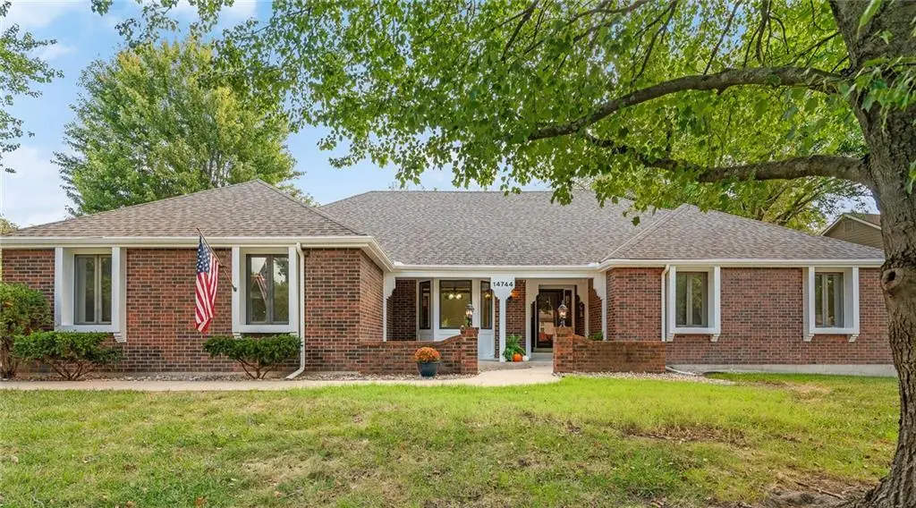 14744 S Village Drive, Olathe, KS 66062 - #1