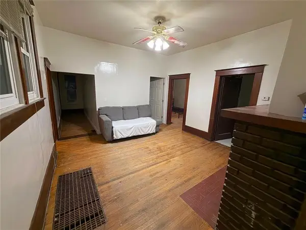 1321 S 17th Street, St Joseph, MO 64507
