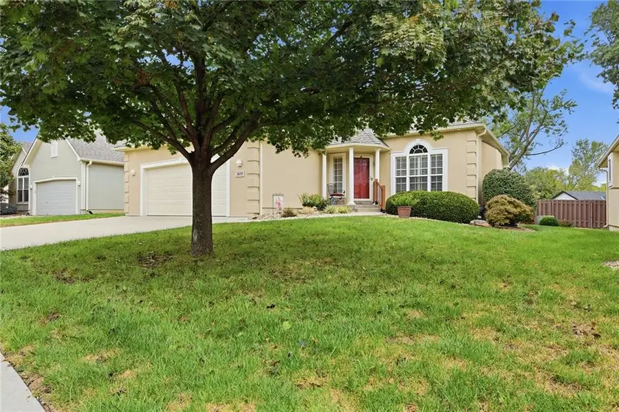 2633 Kensington Place, Leavenworth, KS 66048 - #3