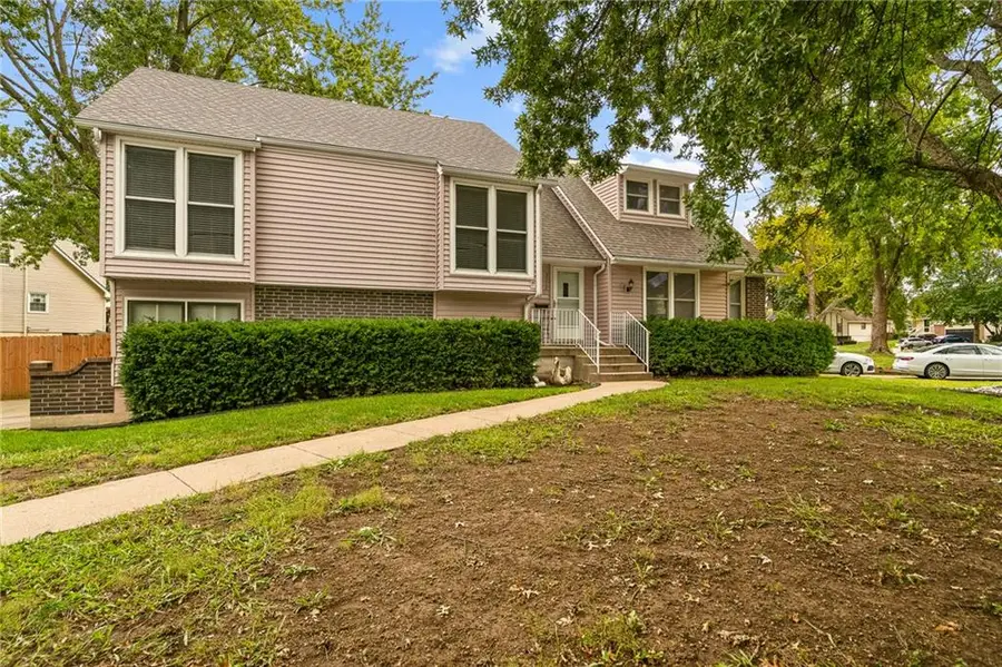 3712 SW Christiansen Drive, Blue Springs, MO 64014 - #2