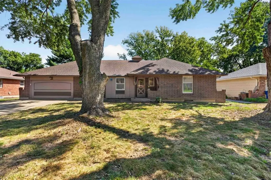 808 NW 10th Street, Blue Springs, MO 64015 - #1