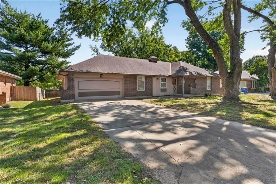 808 NW 10th Street, Blue Springs, MO 64015 - #3