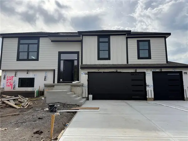 2129 Deerfield Terrace, Liberty, MO 64068