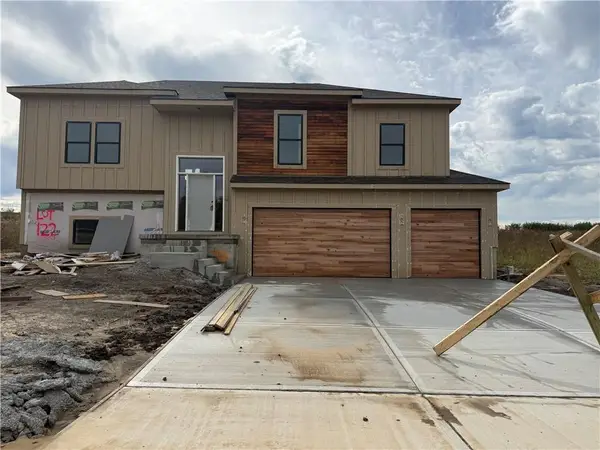2121 Deerfield Terrace, Liberty, MO 64068