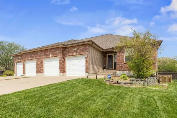 1803 Villa Drive, Warrensburg, MO 64093