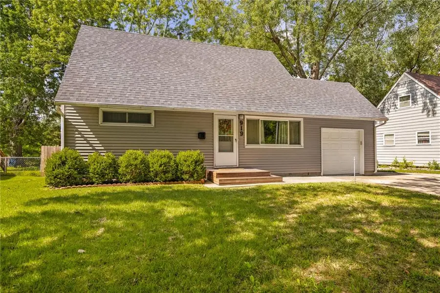 919 S Sunset Drive S, Olathe, KS 66061 - #2