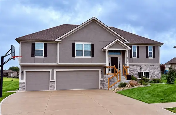 4210 Lake Crest Court, St Joseph, MO 64505