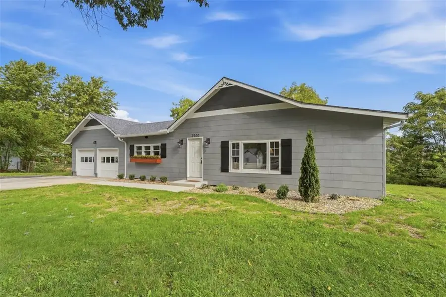 3700 NE 43rd Street, Kansas City, MO 64117 - #2