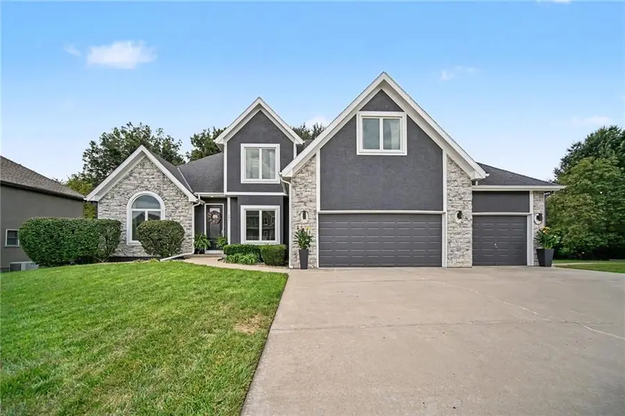 201 Surrey Court, Smithville, MO 64089 - #3