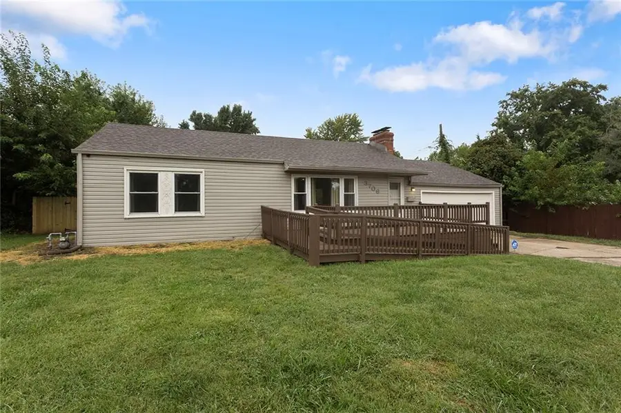 3706 S Sterling Avenue, Independence, MO 64052 - #2