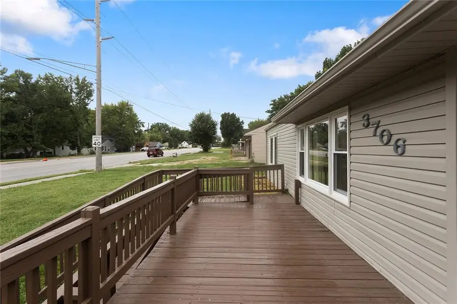 3706 S Sterling Avenue, Independence, MO 64052 - #3
