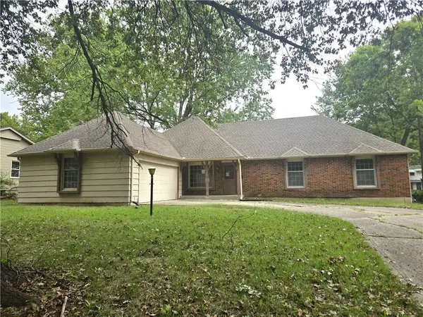 12905 Manchester Avenue, Grandview, MO 64030