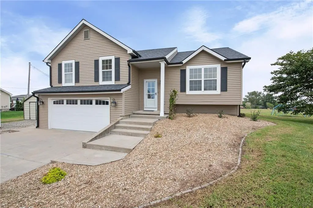 15150 Roger Road, Leavenworth, KS 66048 - #1