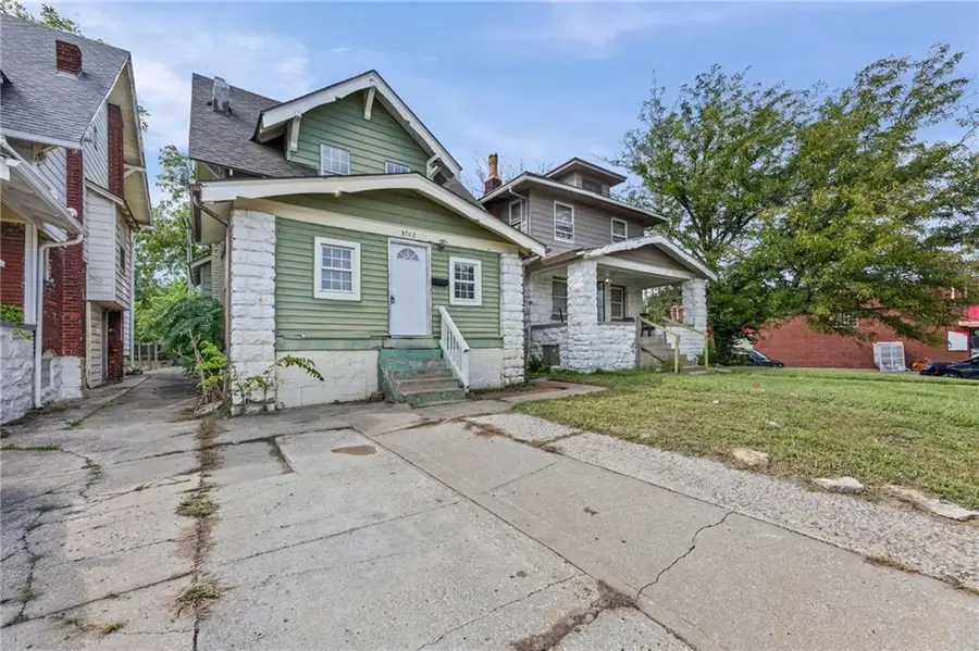 3702 Indiana Avenue, Kansas City, MO 64128 - #2