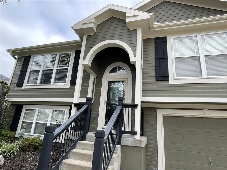 920 E 8th St Circle, Kearney, MO 64060 - #2