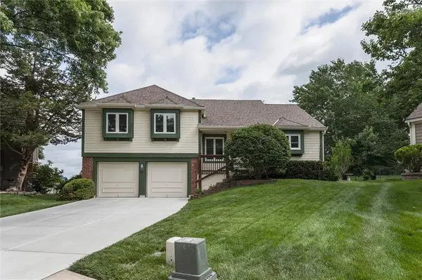 8001 Cottonwood Street, Lenexa, KS 66215