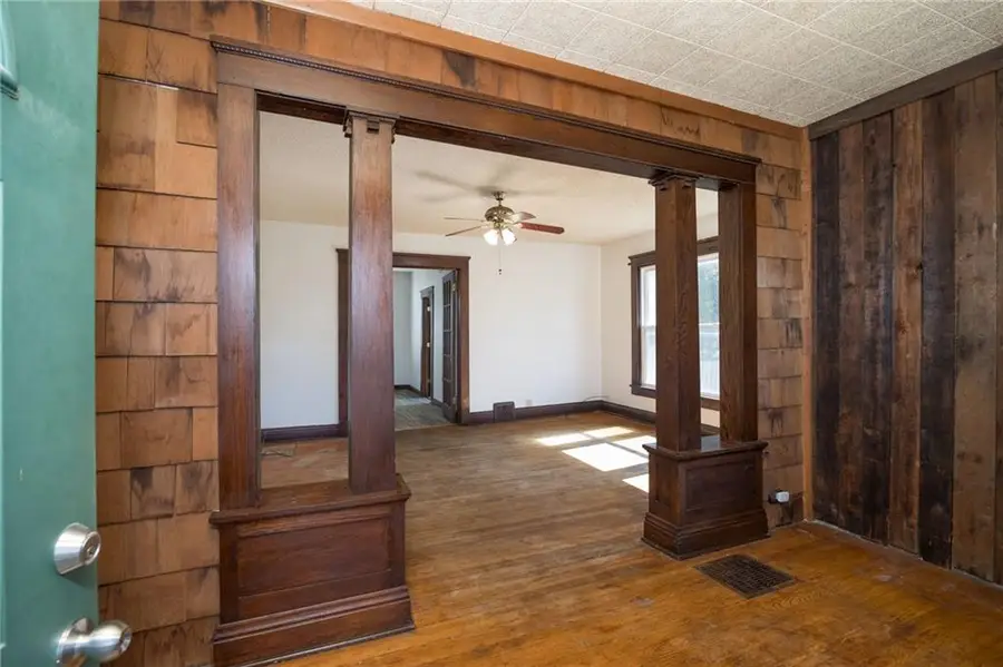 2023 Main Street, Saint Joseph, MO 64505 - #3