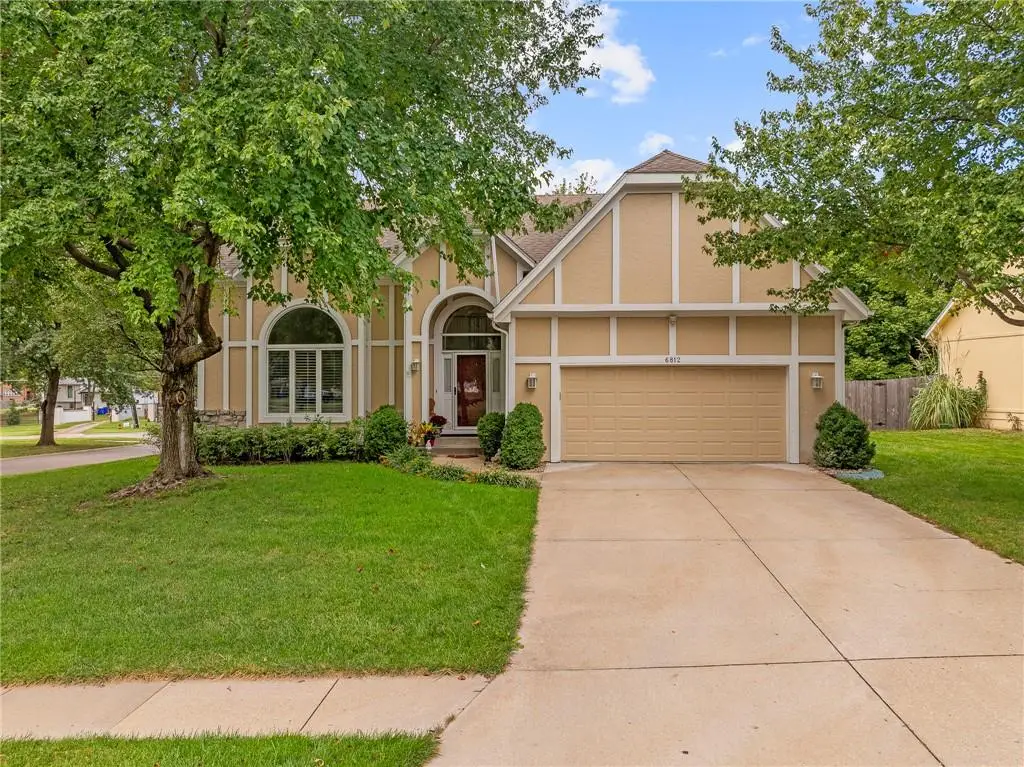 6812 Haskins Street, Shawnee, KS 66216 - #1