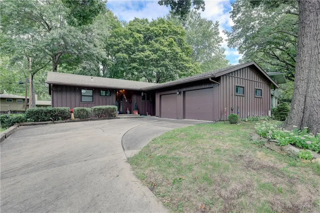 5916 W 78th Street, Prairie Village, KS 66208 - #1