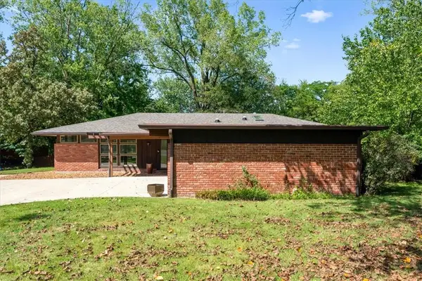 2404 Orchard Lane, Lawrence, KS 66049