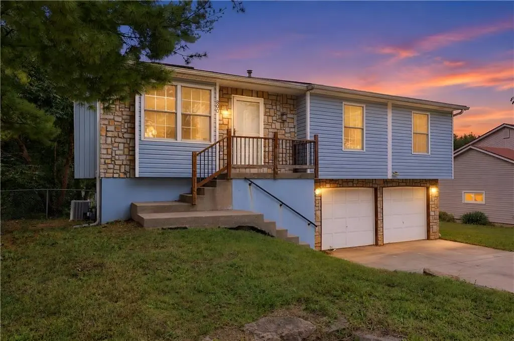 800 N Mohican Drive, Independence, MO 64056 - #1