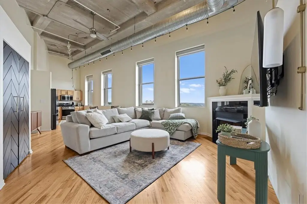 2107 Grand Boulevard #1207, Kansas City, MO 64108 - #1