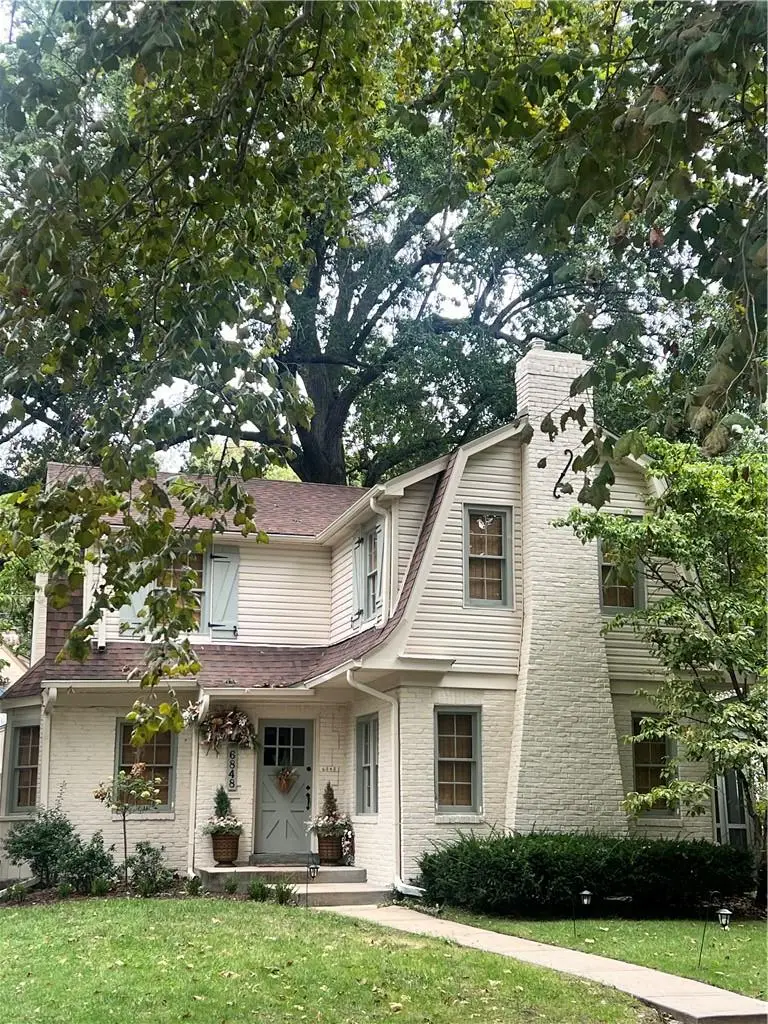 6848 Edgevale Road, Kansas City, MO 64113 - #1