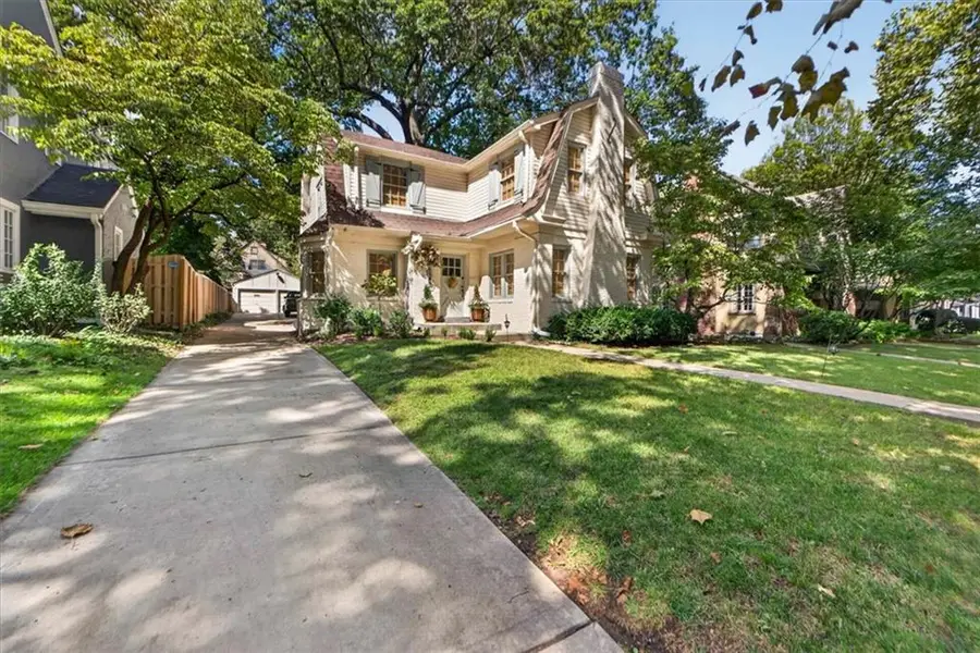 6848 Edgevale Road, Kansas City, MO 64113 - #3